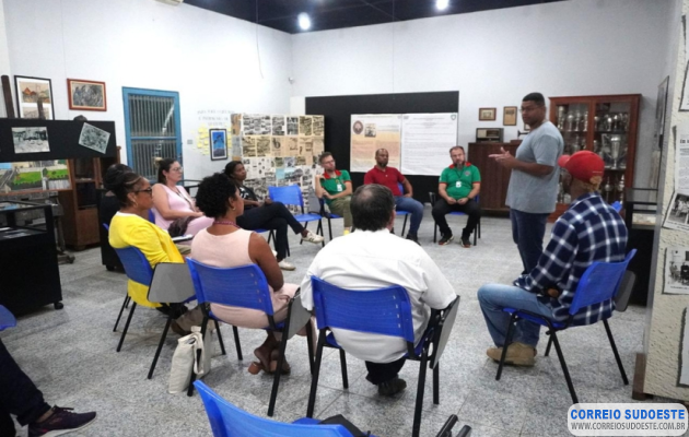 Coletivo-Frente-Negra-realiza-3ª-Roda-de-Conversa-em-celebração-ao-Dia-da-Consciência-Negra