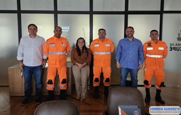 Comandantes-da-1ª-Companhia-Independente-e-do-Pelotão-de-Guaxupé-visitam-Prefeitura-de-Guaxupé