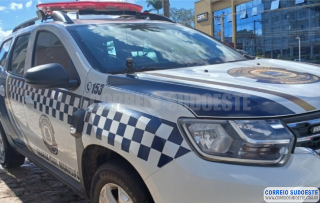 Discussão-no-Centro-termina-com-homem-esfaqueado-e-mulher-detida-em-Guaxupé