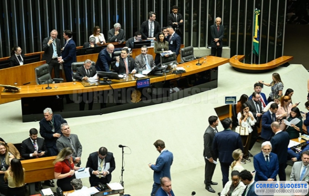 Congresso-derruba-veto-e-libera-verba-federal-para-3-mil-municípios-inadimplentes