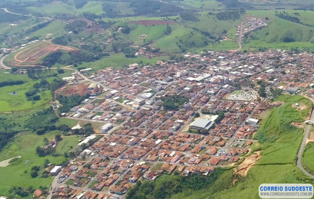 Governo-de-Minas-lança-edital-para-participação-gratuita-de-pequenos-negócios-de-Juruaia-na-Felinju