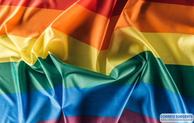 Orgulho-LGBTQIAPN+:-relatos-revelam-sobre-exclusão-familiar-e-social-