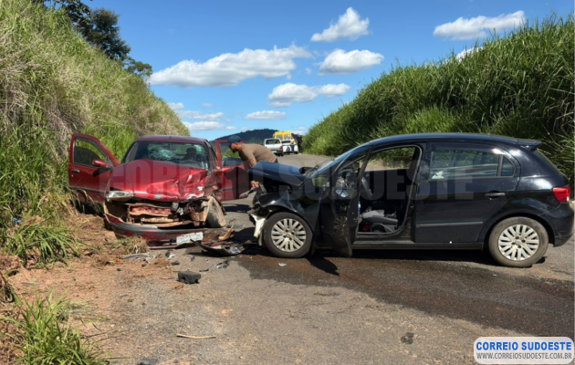 Colisão-frontal-em-Botelhos-deixa-seis-feridos,-criança-em-estado-grave