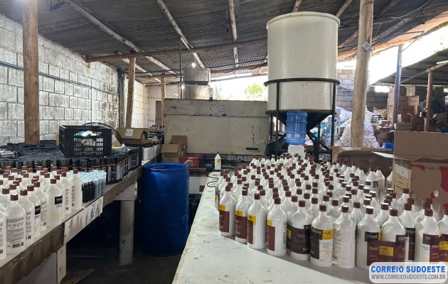 Descoberta-de-fábrica-clandestina-de-cosméticos-em-Minas-